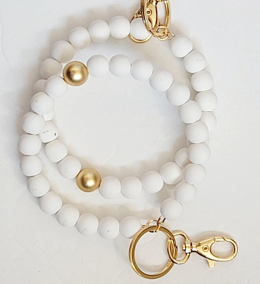 White Clay Beaded Wristlet Bracelet Key Chain –