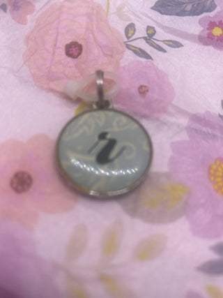 Ganz Round  R Initial Charm
