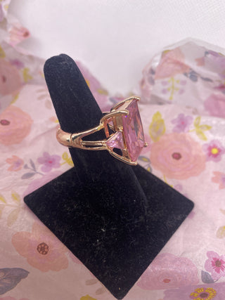 Pink Stone Gold Accents Stretch Ring
