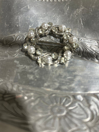 Silver Pearl Rhinestone Round T Shirt Clip