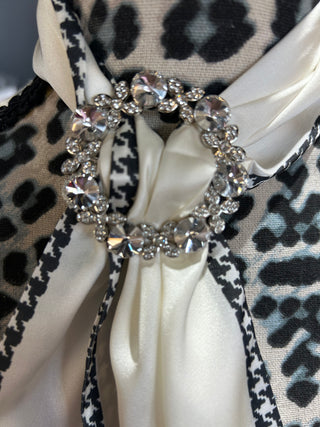 Rhinestone Crystal XO Round T Shirt Clip
