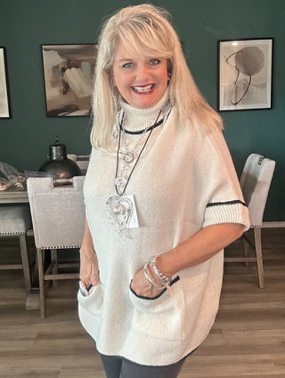 Contrast Trim Pullover Poncho