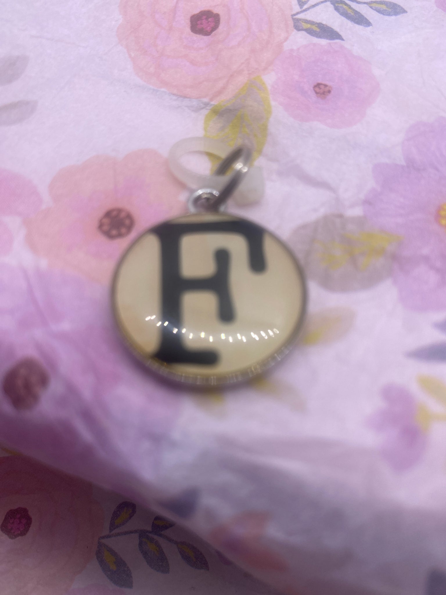 Ganz Round  F  Initial Charm