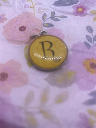 Ganz Round  R Initial Charm