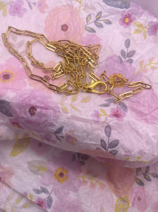 28 inch Gold Tone Paper Clip Necklace