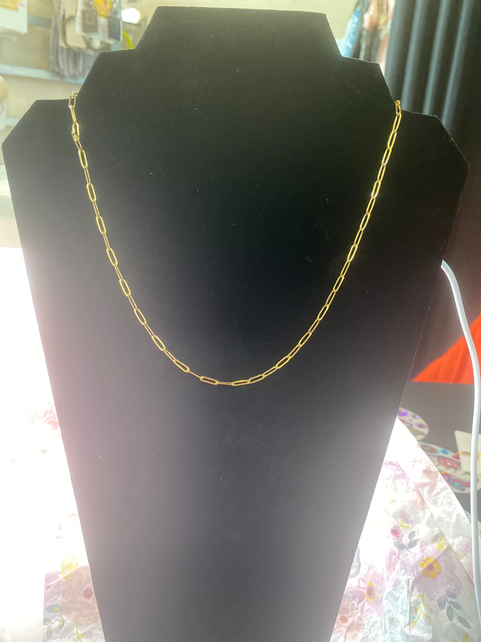 18 Inch Gold Tone Paper Clip Necklace