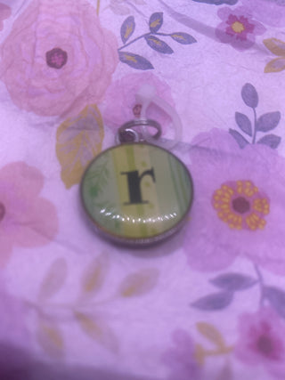 Ganz Round  R Initial Charm