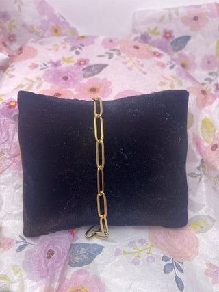7.5  inch Gold Tone Paper Clip Bracelet