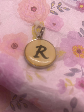 Ganz Round  R Initial Charm