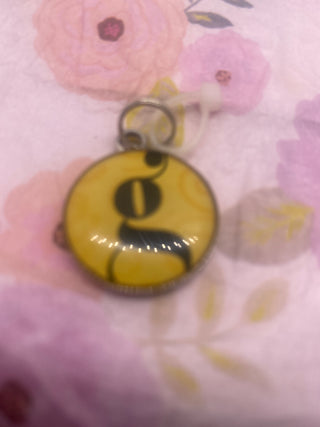 Ganz Round  G  Initial Charm
