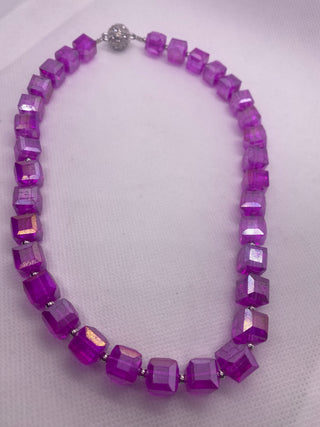 16 inch Fuchsia Square Glass Necklace w Magnetic Closure