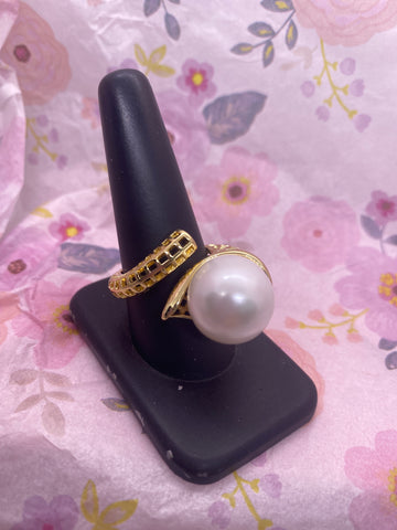 Large Faux Pearl Gold Base Ring