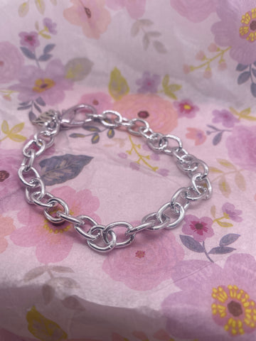 7 inch Silver Tone Chain Link Bracelet