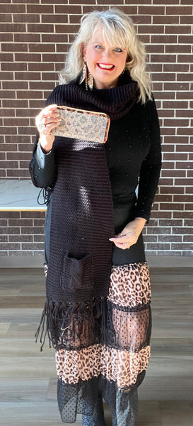 Black Oversize Two Pocket Tassel Scarf