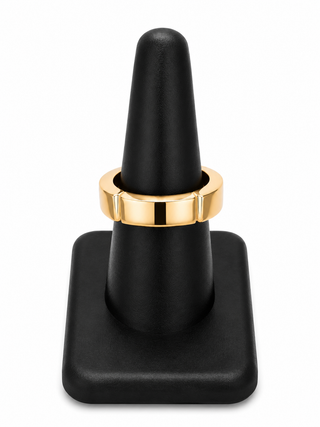 Sleek Gold Teardrop Statement Stretch Ring
