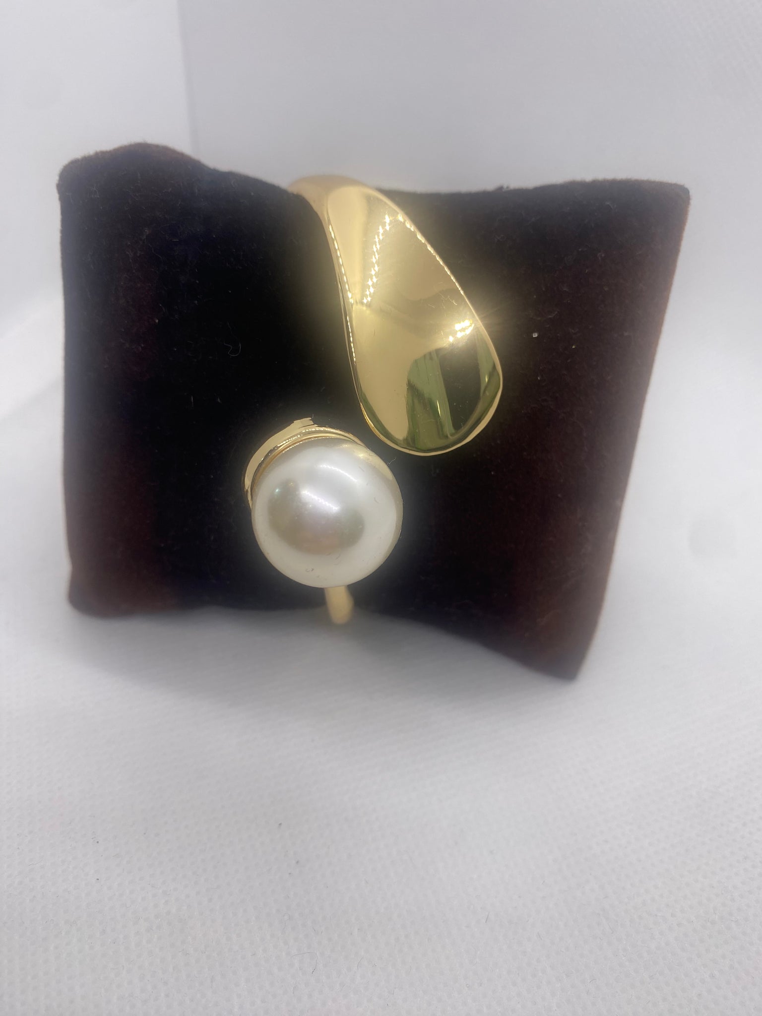 Gold Tone Faux Pearl Hinge Bracelet
