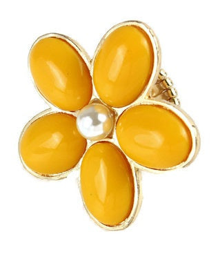 Yellow Stretch Daisy Flower Ring with Pearl Accents