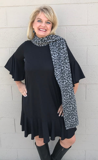 Luxurious Black Grey Leopard Print Winter Scarf