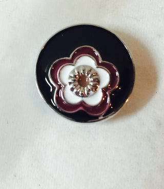 Black Base White Flower Snap