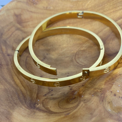 Gold Tone 6mm Stainless Steel Bangle Bracelet