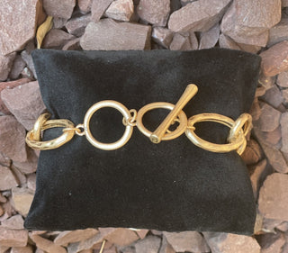 Gold Tone Chain Link Toggle Closure Bracelet